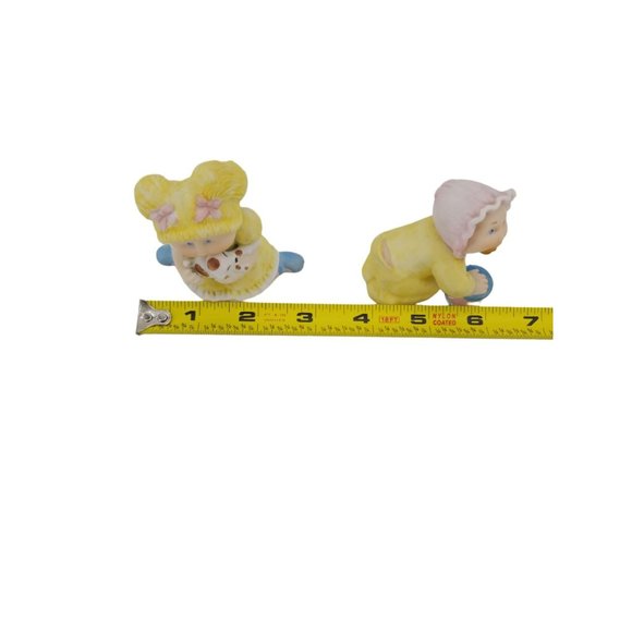 Two Vintage Cabbage Patch Kids Porcelain Figurines Girl with Puppy and Baby - Picture 8 of 10